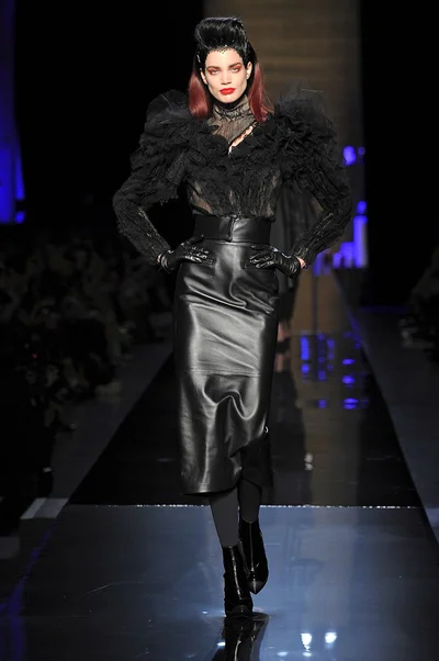Look 3